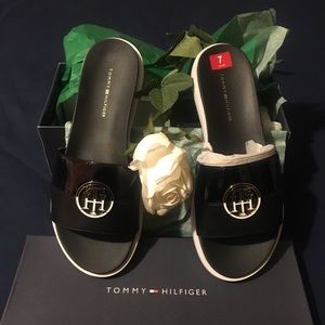 Women Black Tommy Hilfiger SOULI Slides